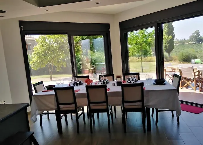 Elaia Vila Kyparissia